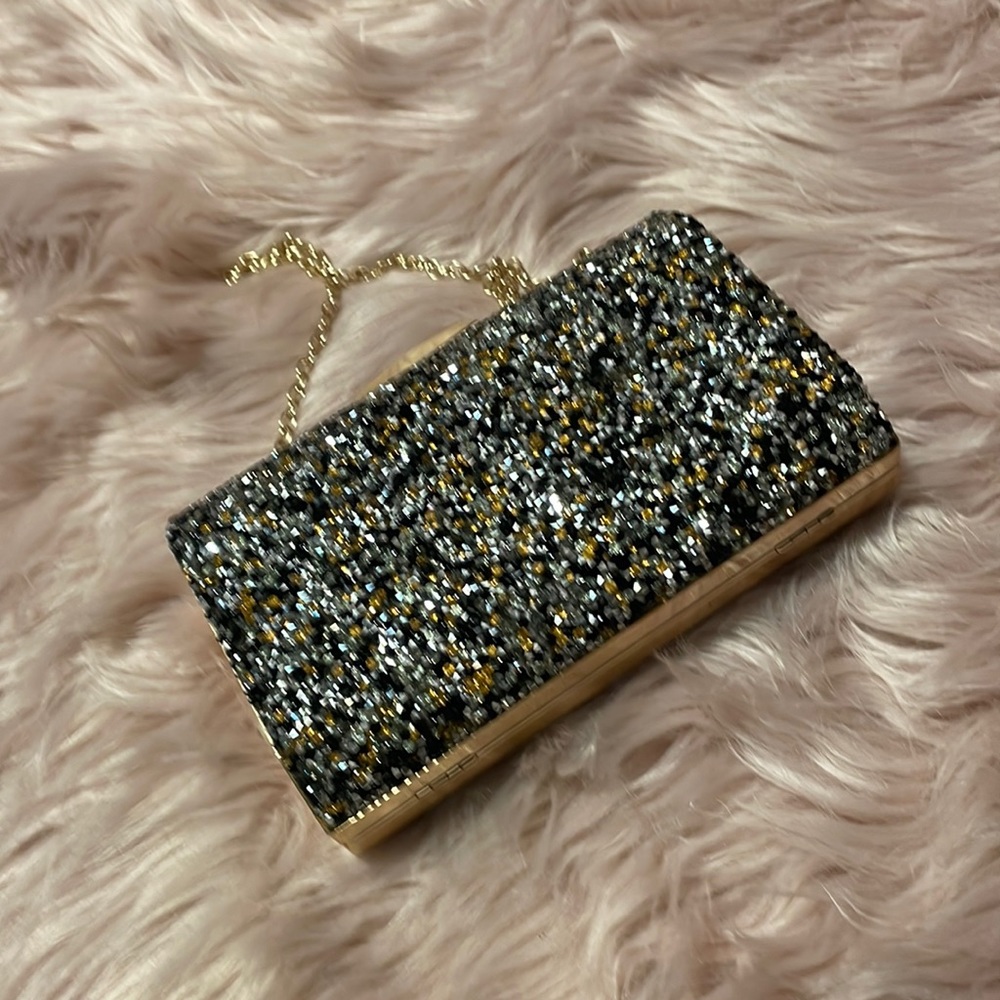 Cute Clutch with Chain